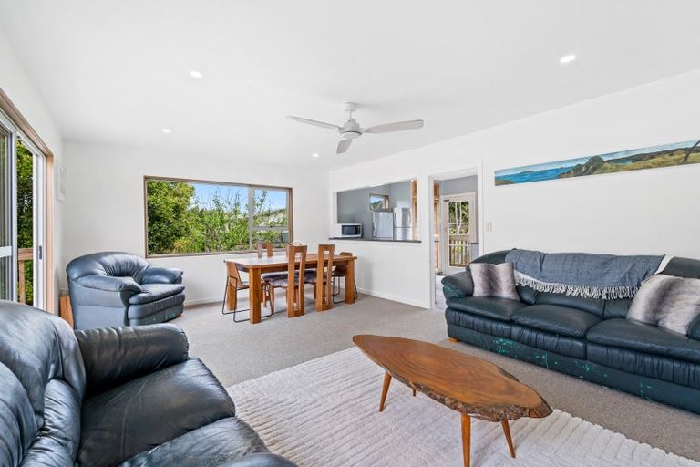 Photo of property in 12 Omutu Street, Oakura, Hikurangi, 0184