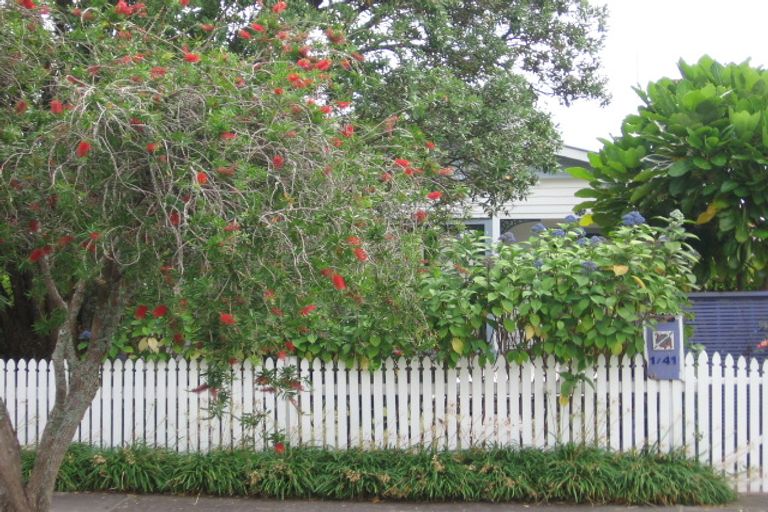 Photo of property in 2/41 Miro Street, New Lynn, Auckland, 0600