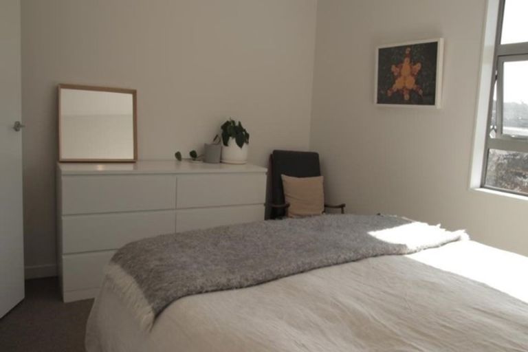 Photo of property in 24u7 Princess Terrace, Newtown, Wellington, 6021