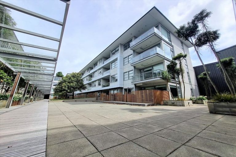 Photo of property in Revolucion Apartments, 401n/28 Torrens Terrace, Mount Cook, Wellington, 6011