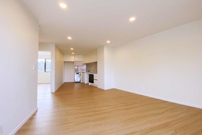 Photo of property in 2c/3 Blanc Road, Silverdale, 0932