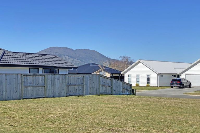 Photo of property in 37 Huka Heights Drive, Rangatira Park, Taupo, 3330