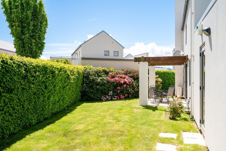 Photo of property in 7 Meadowbrook Place, Wanaka, 9305