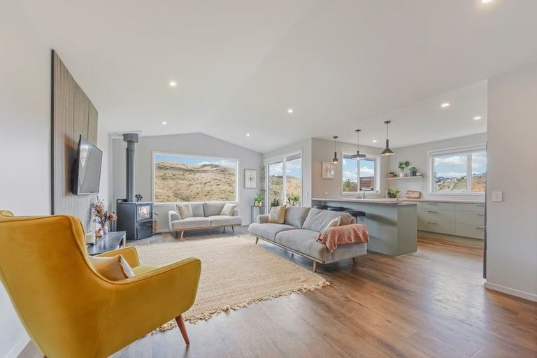 Photo of property in 40 Huntaway Close, Stoke, Nelson, 7011