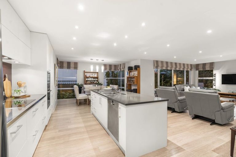 Photo of property in 2a Rushden Terrace, Red Beach, 0932