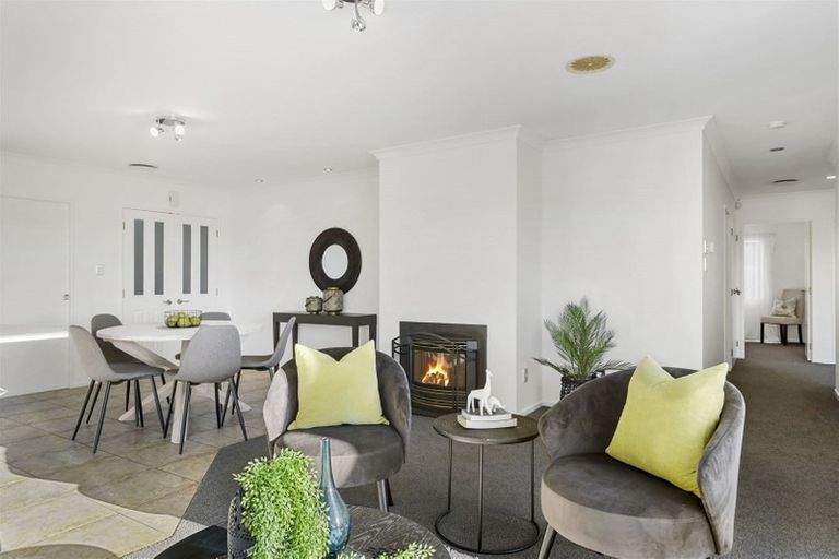 Photo of property in 9 Kittiwake Drive, Schnapper Rock, Auckland, 0632