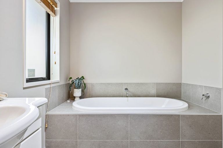Photo of property in 5 John Campbell Crescent, Hillmorton, Christchurch, 8024