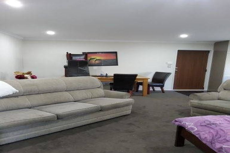 Photo of property in 9a Holland Street, Pukekohe, 2120
