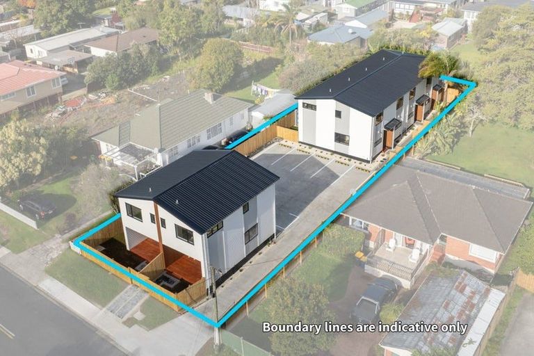 Photo of property in 5/3 Royal View Road, Te Atatu South, Auckland, 0610