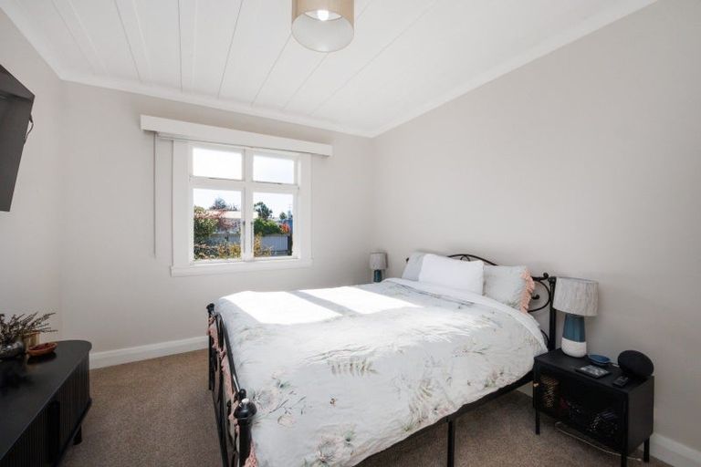 Photo of property in 2 Ngahina Street, Marton, 4710