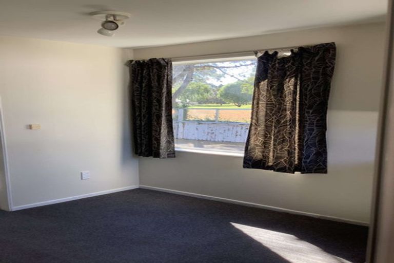 Photo of property in 72 Waratah Street, Avondale, Christchurch, 8061