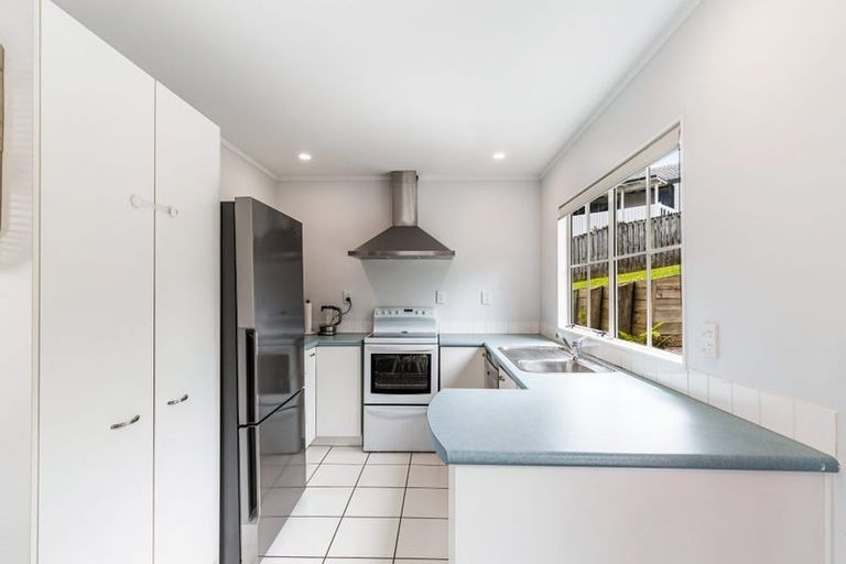 Photo of property in 72 Garton Drive, Massey, Auckland, 0614