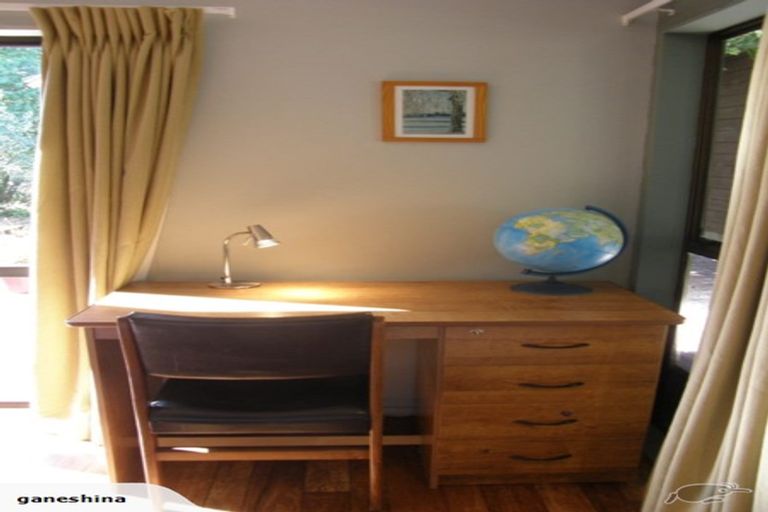 Photo of property in 66 Rosecamp Road, Beach Haven, Auckland, 0626