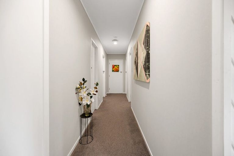 Photo of property in 8 Lorraine Place, Glenview, Hamilton, 3206