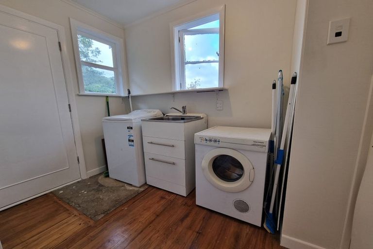 Photo of property in 71 Sunshine Avenue, Karori, Wellington, 6012