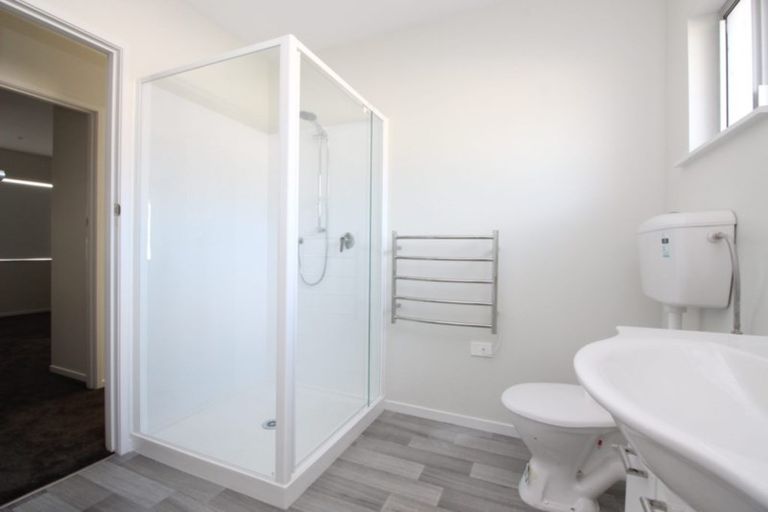 Photo of property in 12 Pinedale Place, Henderson, Auckland, 0610