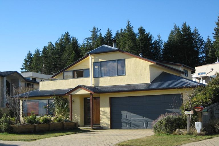 Photo of property in 35 Kings Drive, Wanaka, 9305