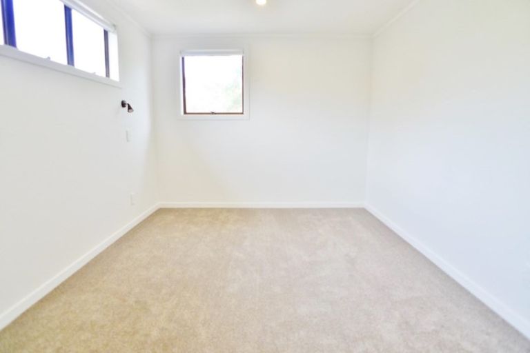 Photo of property in 192 Henderson Valley Road, Henderson, Auckland, 0612