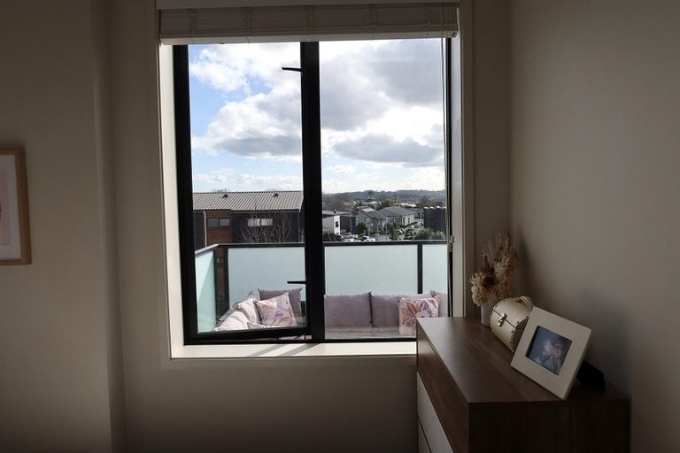 Photo of property in 3/22 Kerewhenua Crescent, 0616