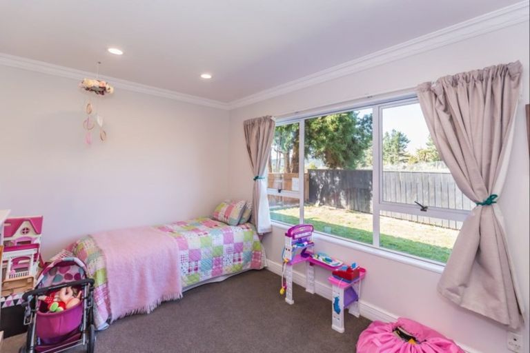 Photo of property in 72 Fairfield Road, Levin, 5510