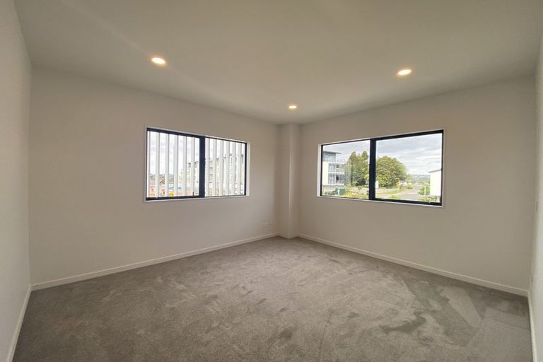 Photo of property in 1 Pukeko Road, Hobsonville, Auckland, 0616