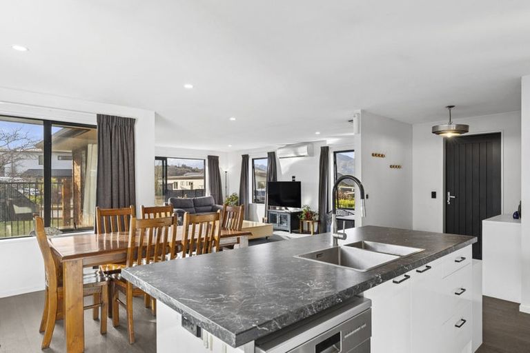 Photo of property in 40 Marbleleaf Lane, Albert Town, Wanaka, 9305