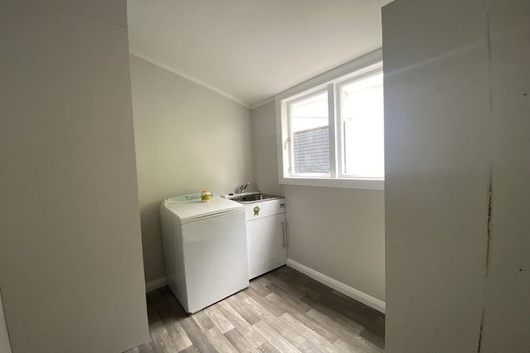 Photo of property in 230 Oriental Parade, Oriental Bay, Wellington, 6011