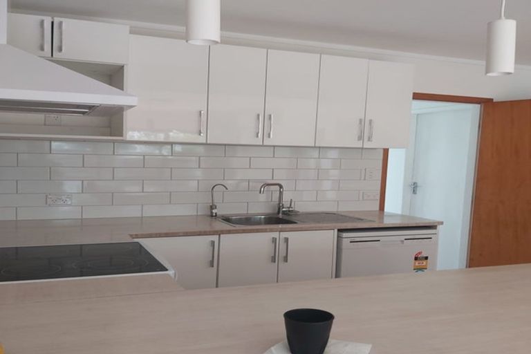 Photo of property in 2/249 Muritai Road, Eastbourne, Lower Hutt, 5013