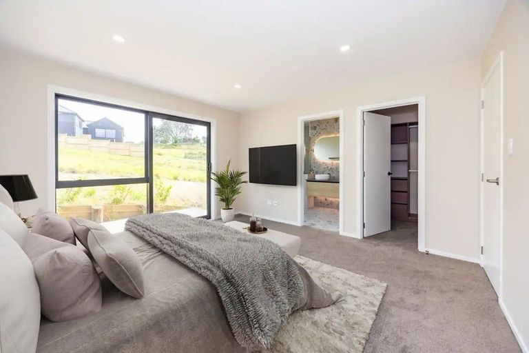 Photo of property in 30 Awanui Road, Red Beach, 0932