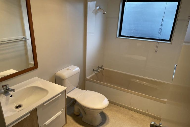 Photo of property in 9b Penton Road, Stanmore Bay, Whangaparaoa, 0932