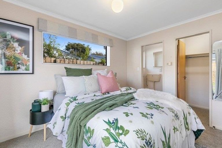 Photo of property in 29a Hardy Street, Waterloo, Lower Hutt, 5011