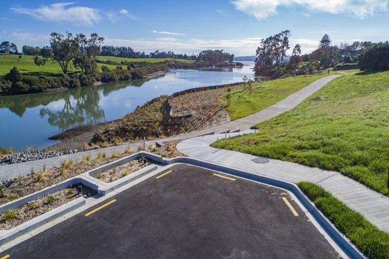 Photo of property in 35 Hayfield Way, Karaka, Papakura, 2113