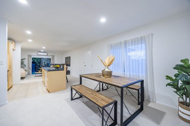 Photo of property in 1/4 Charlenne Close, Ranui, Auckland, 0612