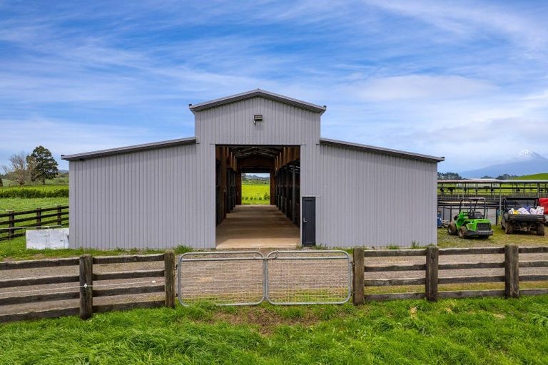 Photo of property in 312 Corbett Road, Paraite, New Plymouth, 4373