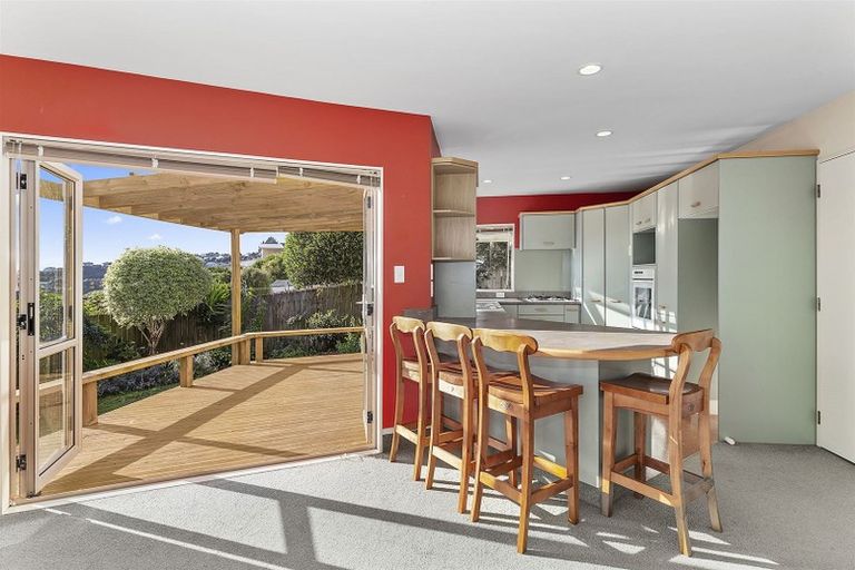 Photo of property in 2 Glengavel Grove, Papakowhai, Porirua, 5024
