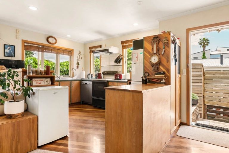 Photo of property in 21 Willow Street, Tauranga, 3110