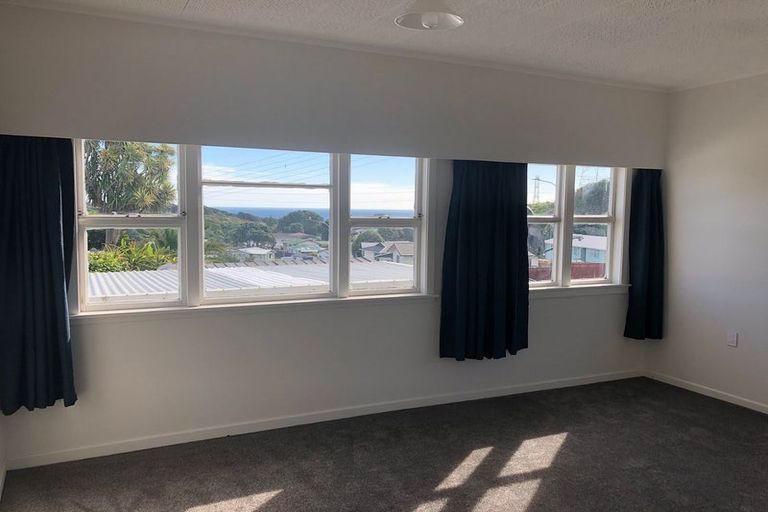 Photo of property in 24 Tahurangi Place, Spotswood, New Plymouth, 4310