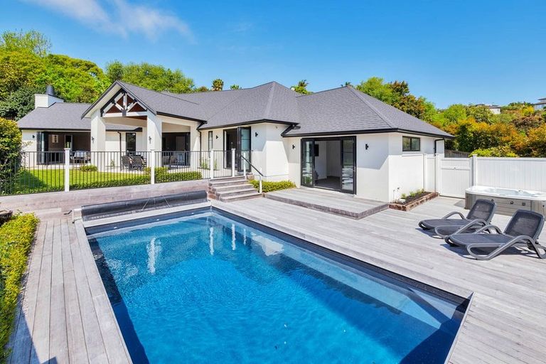 Photo of property in 23 Meteor Place, Schnapper Rock, Auckland, 0632