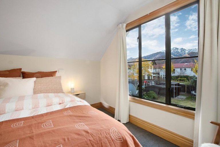 Photo of property in 9a Daveys Place, Arrowtown, 9302