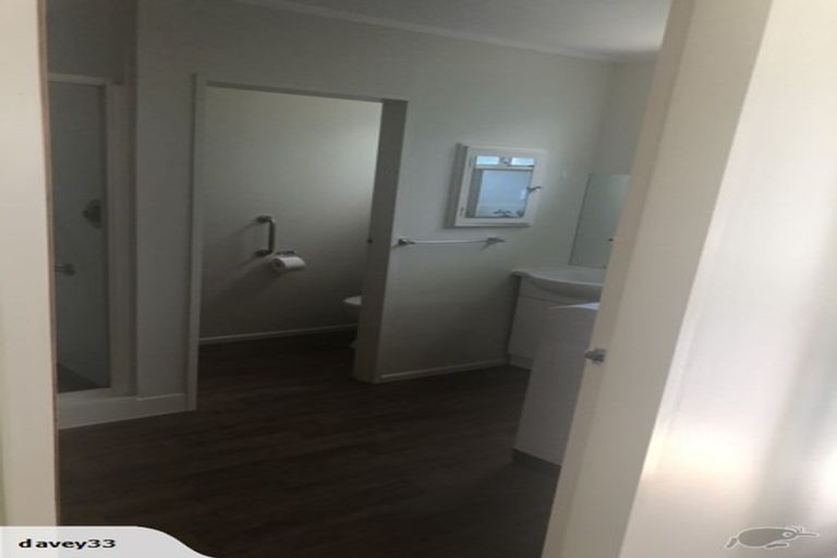 Photo of property in 89b Stewart Drive, Newlands, Wellington, 6037