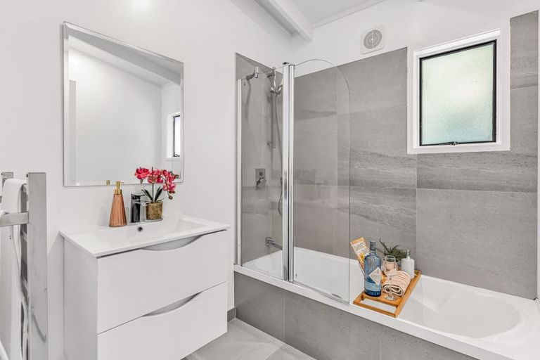 Photo of property in 1/47 Farquhar Road, Glendene, Auckland, 0602