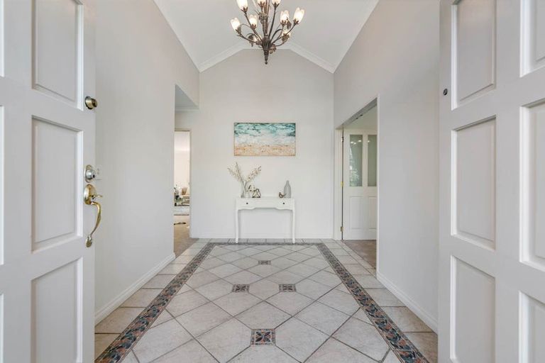 Photo of property in 10 Limerick Place, Dannemora, Auckland, 2016