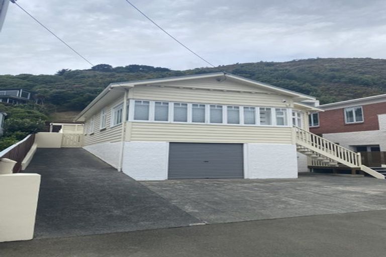 Photo of property in 230 The Esplanade, Island Bay, Wellington, 6023