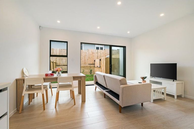 Photo of property in 3/25 Abbotleigh Avenue, Te Atatu Peninsula, Auckland, 0610