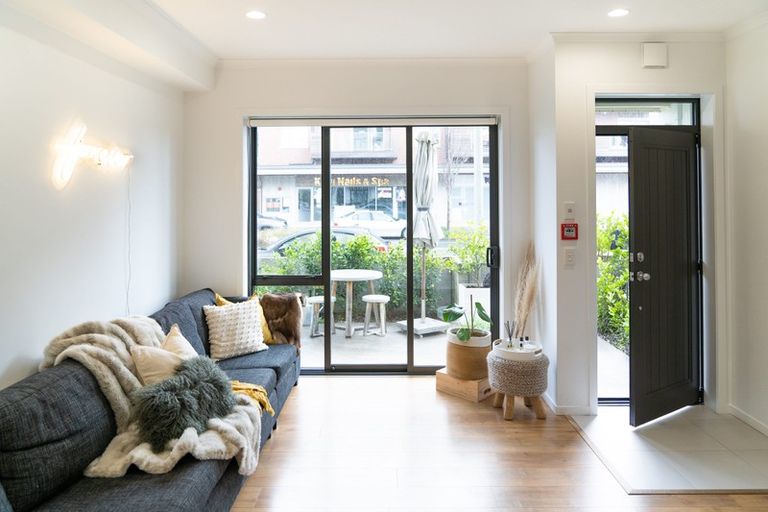 Photo of property in 211 Hobsonville Road, Hobsonville, Auckland, 0618