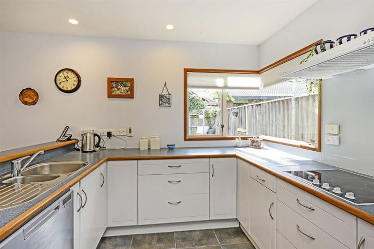 Photo of property in 6 Saint Hill Rise, Havelock North, 4130