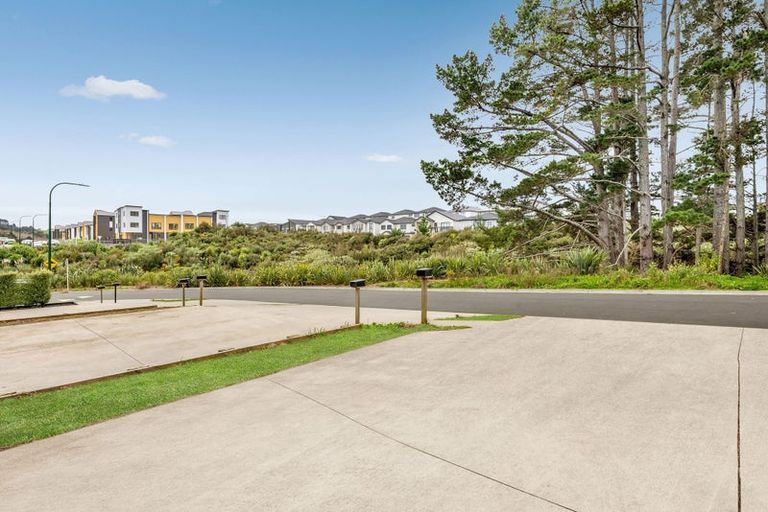 Photo of property in 36 Karoro Road, Flat Bush, Auckland, 2019