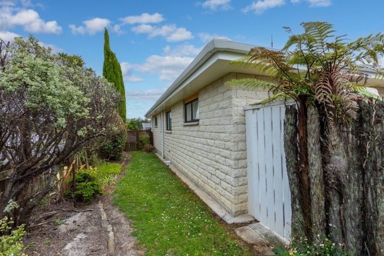 Photo of property in 74 Ormond Street, Woodville, 4920