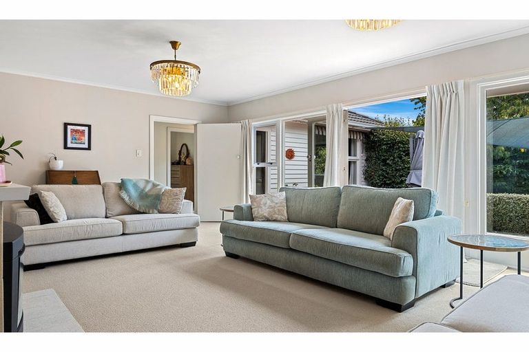 Photo of property in 19 Joyce Crescent, Ilam, Christchurch, 8041