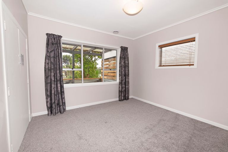 Photo of property in 207 Don Buck Road, Massey, Auckland, 0614
